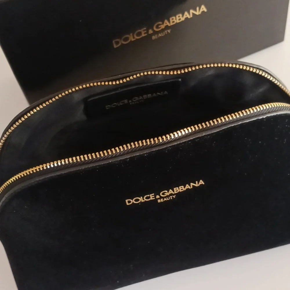 NWOT Dolce & Gabbana Cosmetic Bag - Picture 5 of 9